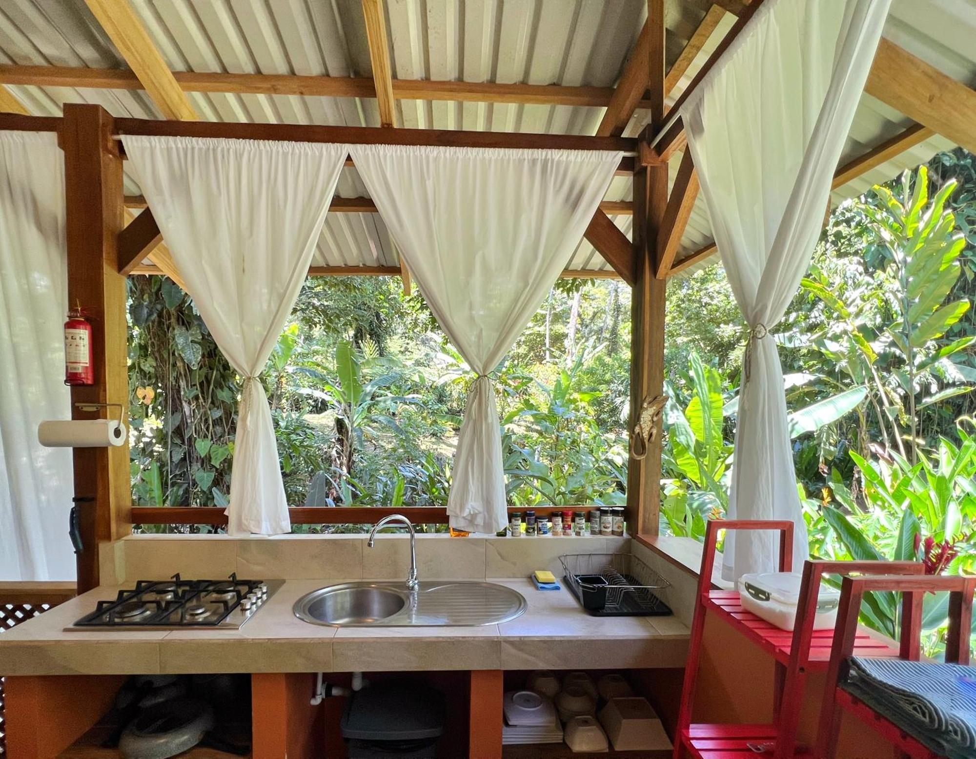Geckoes Lodge Cocles Exterior photo