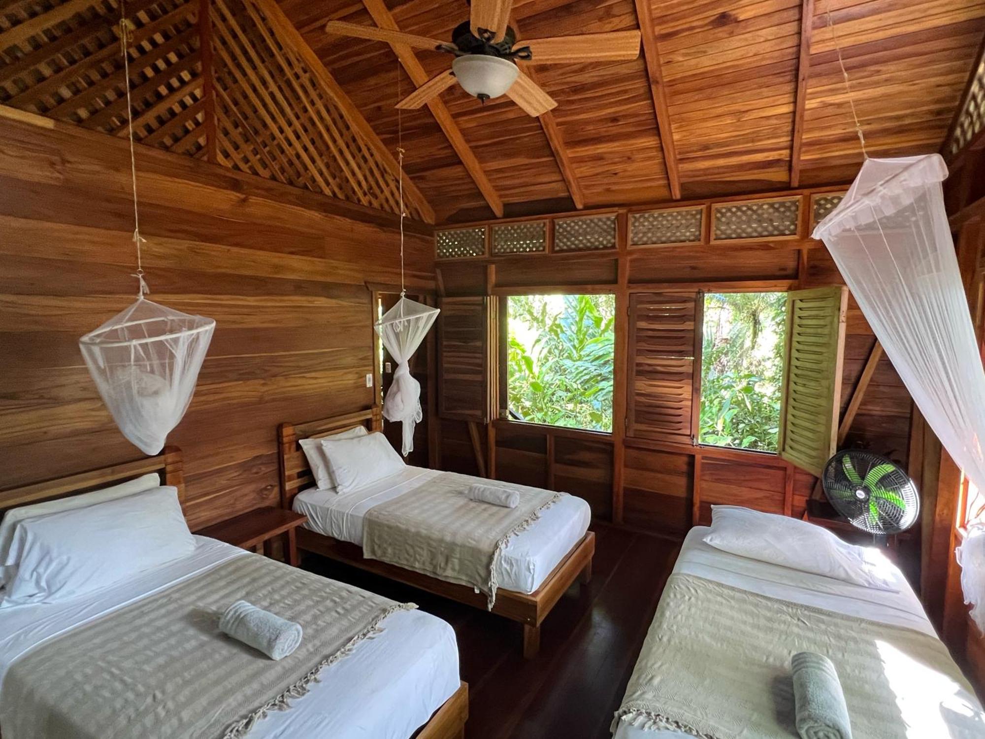 Geckoes Lodge Cocles Exterior photo