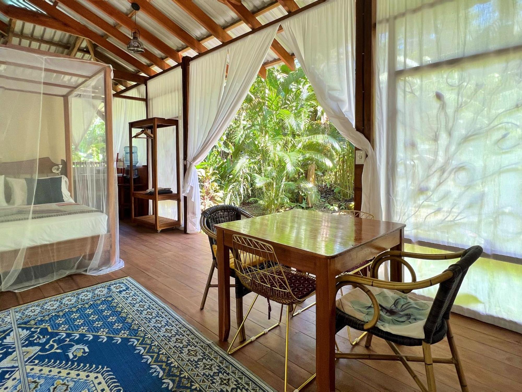 Geckoes Lodge Cocles Exterior photo