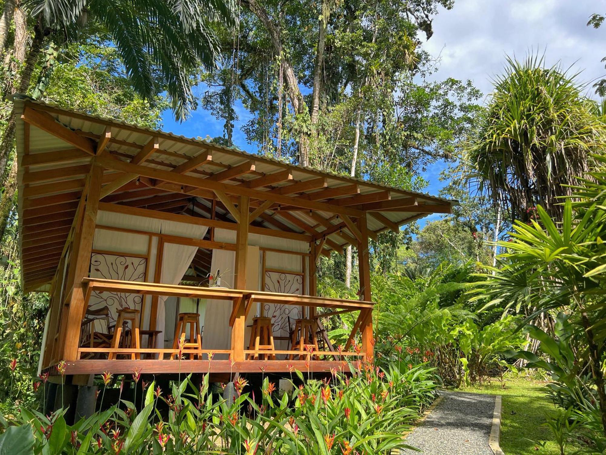 Geckoes Lodge Cocles Exterior photo