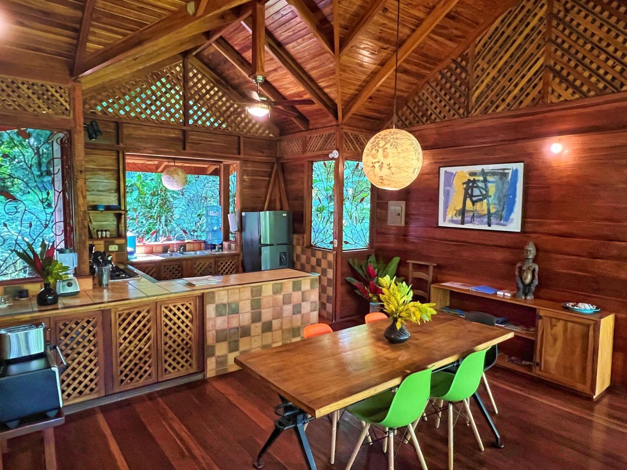 Geckoes Lodge Cocles Exterior photo
